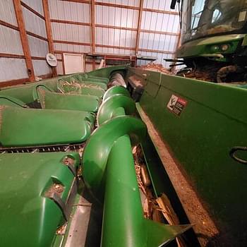 2010 John Deere 608C Equipment Image0