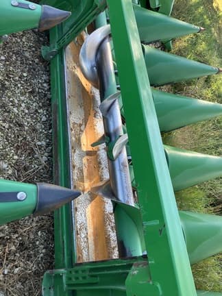 Image of John Deere 608C equipment image 4