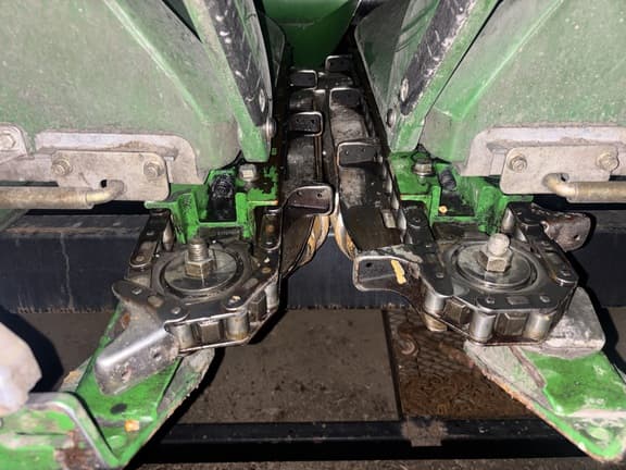 Image of John Deere 608C equipment image 3