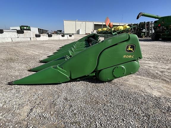Image of John Deere 608C equipment image 2