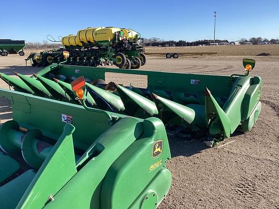 Image of John Deere 608C equipment image 2