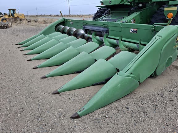 Image of John Deere 608C equipment image 3