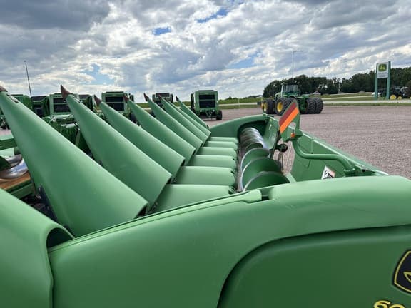 Image of John Deere 608C equipment image 4