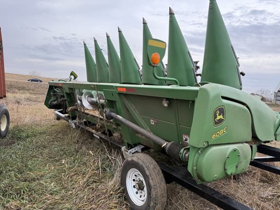 Image of John Deere 608C equipment image 1