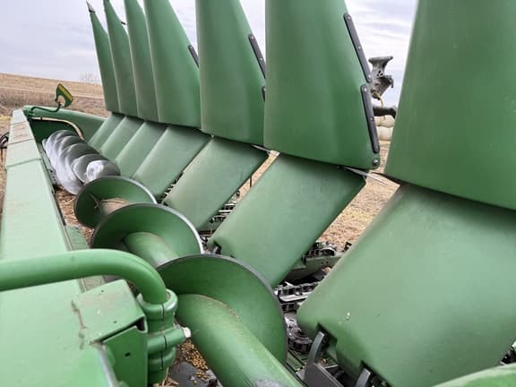 Image of John Deere 608C equipment image 4