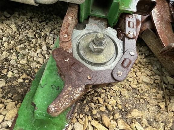 Image of John Deere 608C equipment image 3