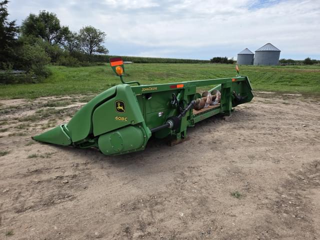 Image of John Deere 608C equipment image 3