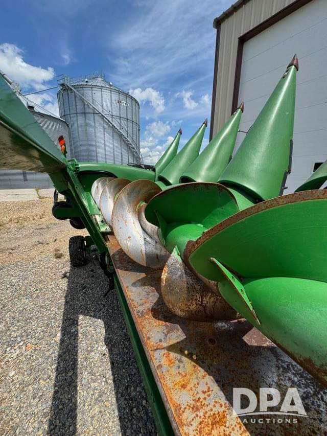 Image of John Deere 608C equipment image 3