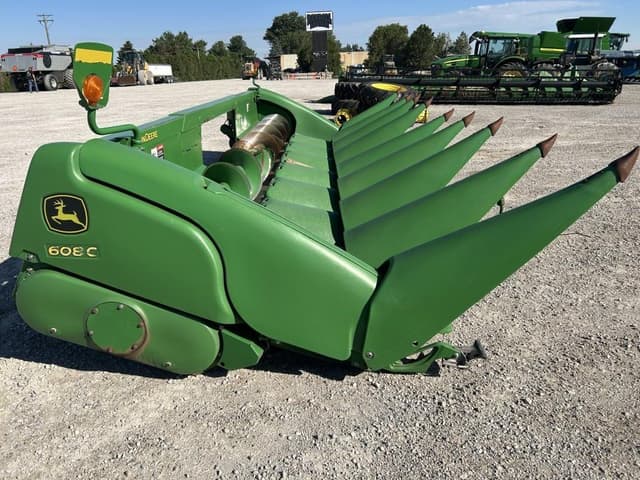 Image of John Deere 608C equipment image 3