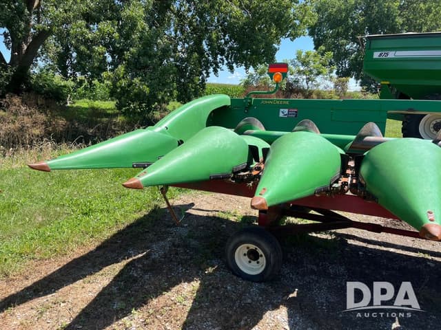 Image of John Deere 608C equipment image 2