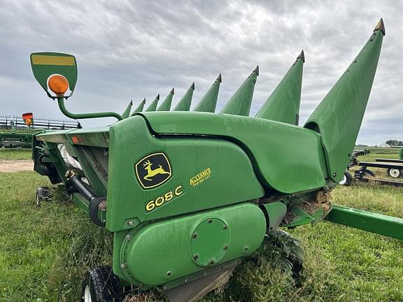 Image of John Deere 608C equipment image 1