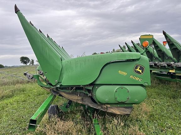 Image of John Deere 608C equipment image 2