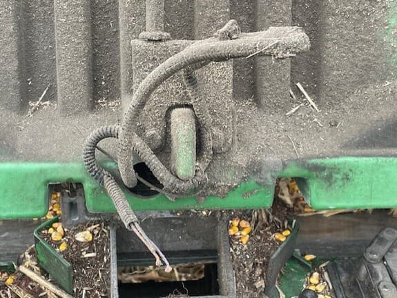 Image of John Deere 608C equipment image 4