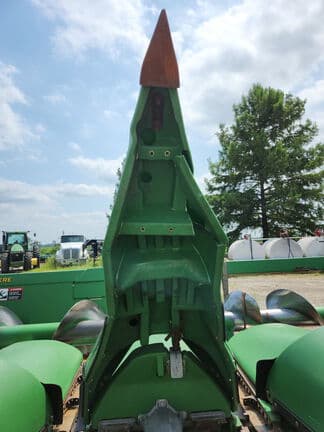 Image of John Deere 608C equipment image 2