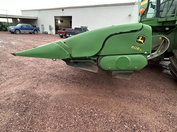 Image of John Deere 608C equipment image 3