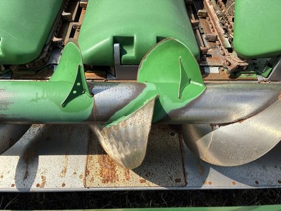 Image of John Deere 608C equipment image 4