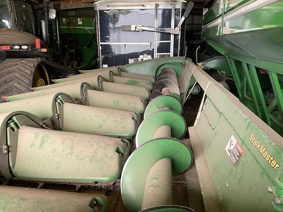 Image of John Deere 608C equipment image 2