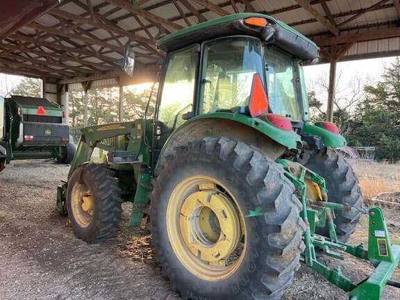 Image of John Deere 6115D equipment image 3