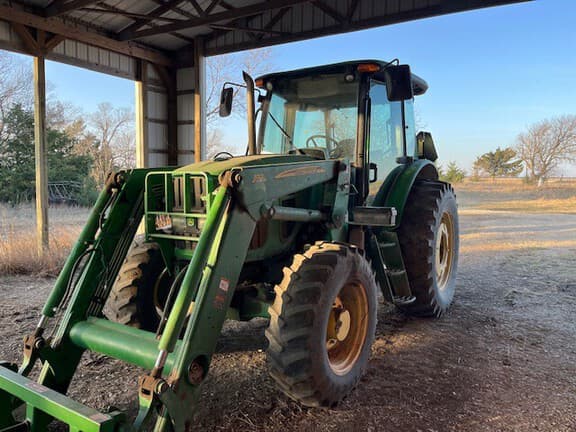 Image of John Deere 6115D equipment image 4