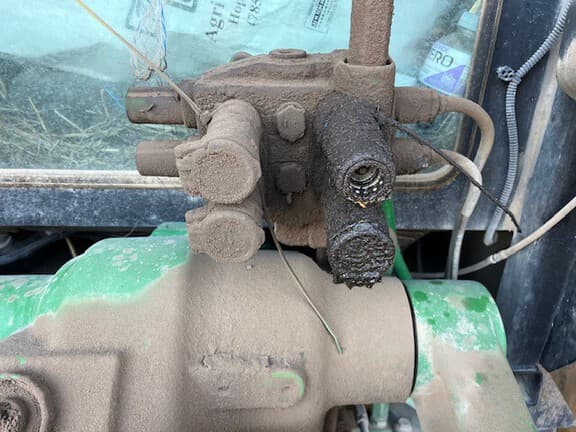 Image of John Deere 6115D equipment image 2