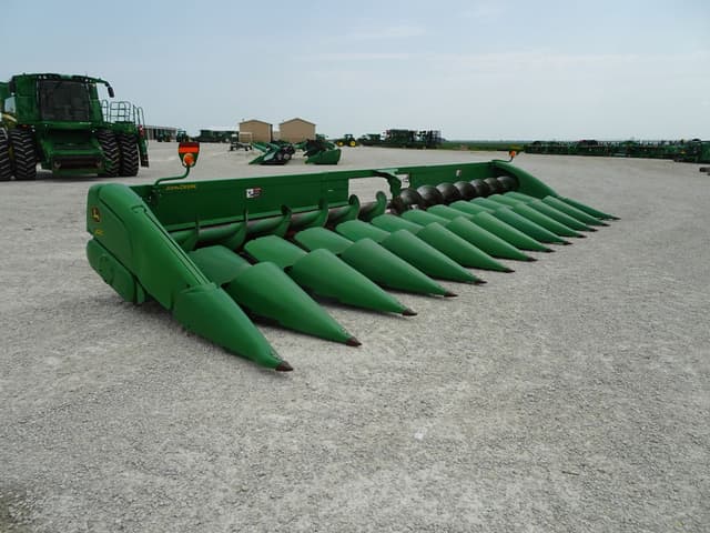 Image of John Deere 612C equipment image 2