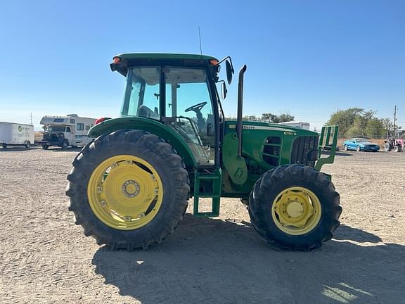 Image of John Deere 6130D equipment image 3