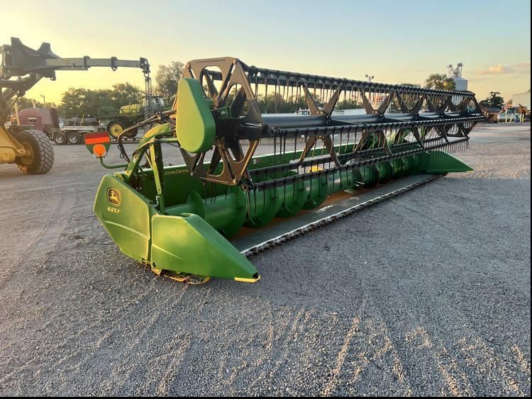 Main image John Deere 625F