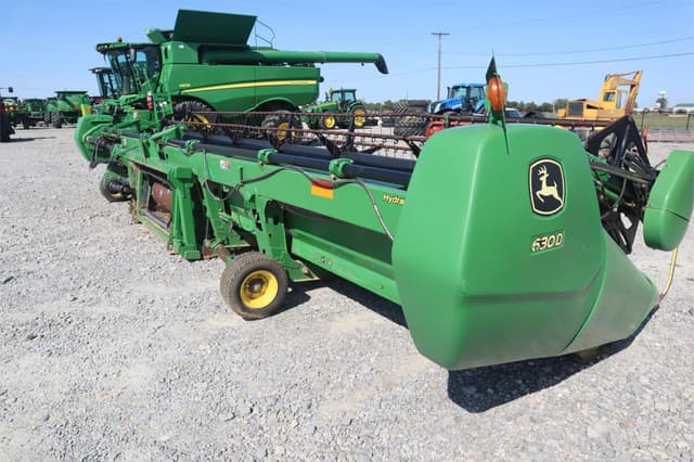 Image of John Deere 630D equipment image 4
