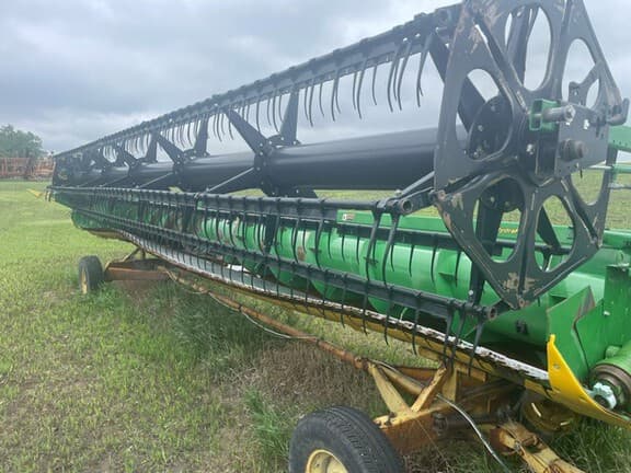 Image of John Deere 630F equipment image 2