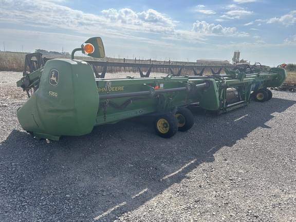 Image of John Deere 635D equipment image 2