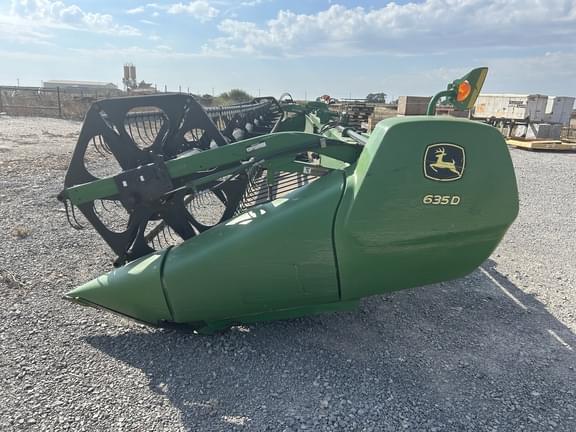 Image of John Deere 635D equipment image 1