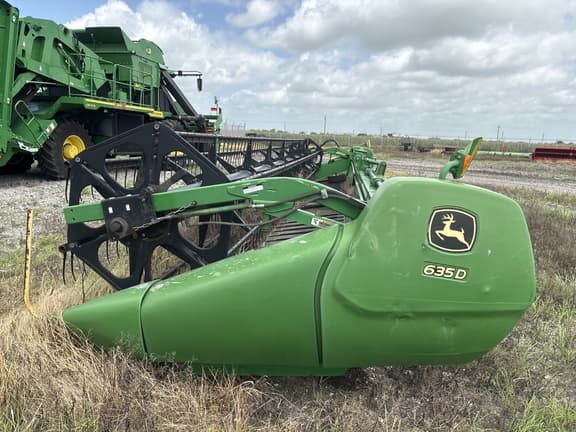 Image of John Deere 635D equipment image 1