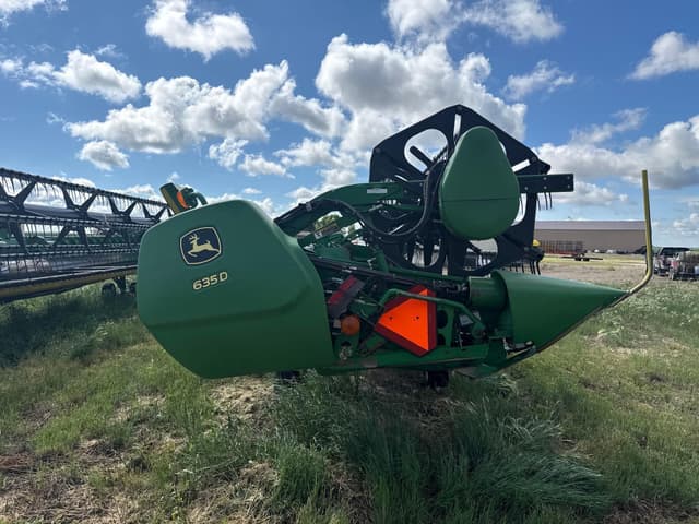 Image of John Deere 635D equipment image 3