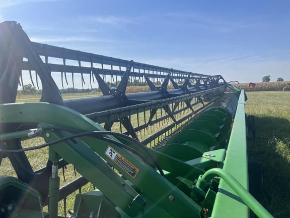 Image of John Deere 635F equipment image 1