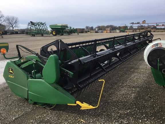 Image of John Deere 635F equipment image 1