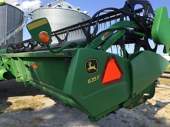 Image of John Deere 635F equipment image 4