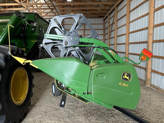 Image of John Deere 635F equipment image 1