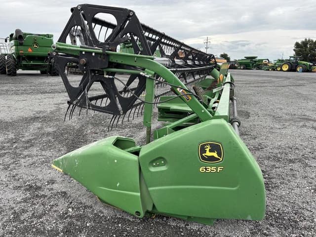 Image of John Deere 635F equipment image 4