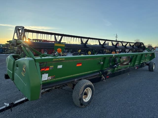 Image of John Deere 635F equipment image 4