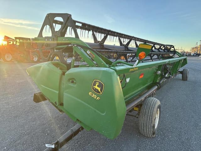 Image of John Deere 635F equipment image 3