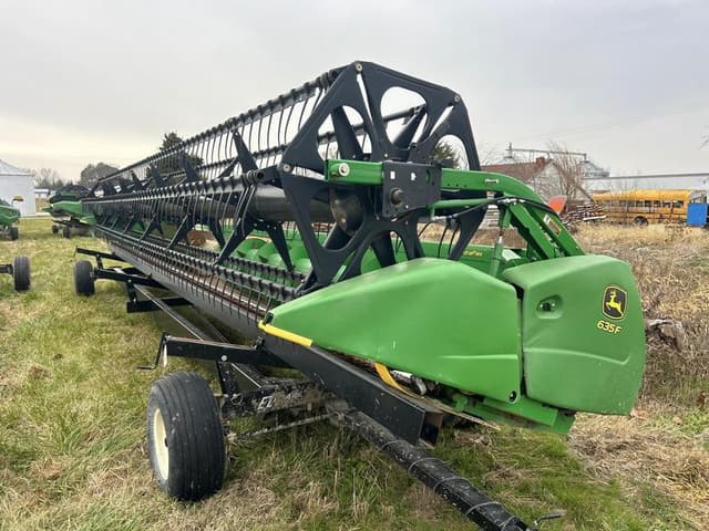 Image of John Deere 635F equipment image 1