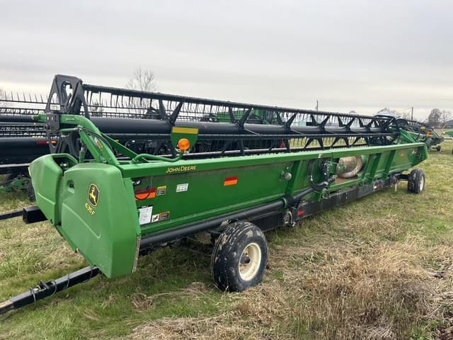 Image of John Deere 635F equipment image 4