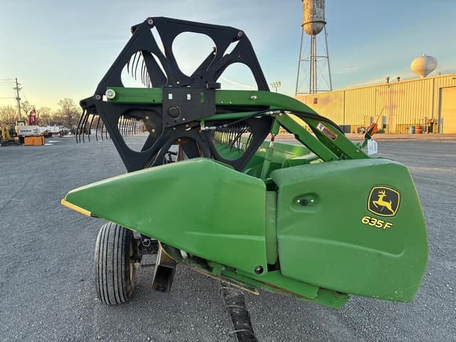 Image of John Deere 635F equipment image 2
