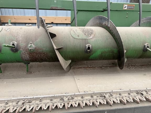 Image of John Deere 635F equipment image 3
