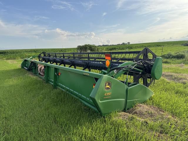 Image of John Deere 635F equipment image 2