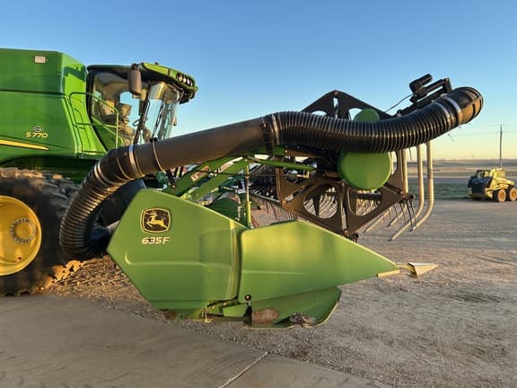 Image of John Deere 635F equipment image 2