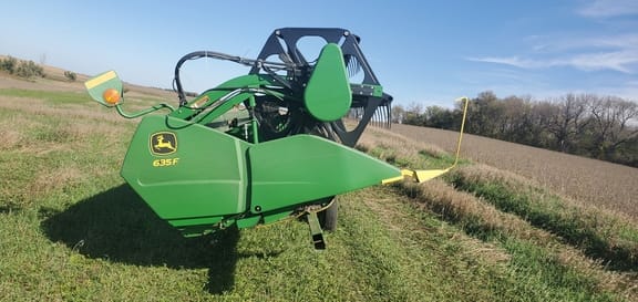 Main image John Deere 635F
