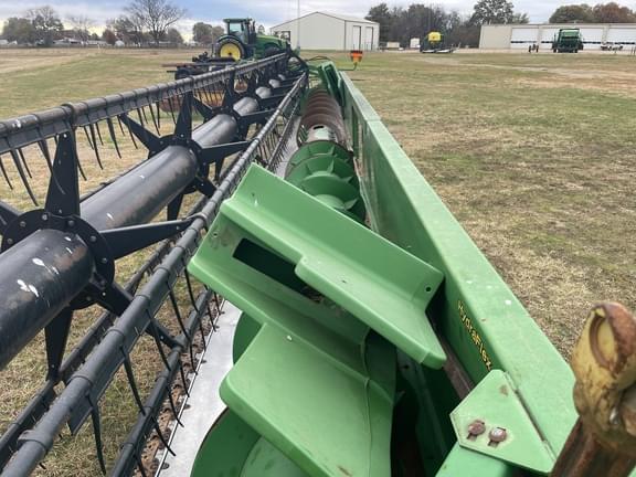 Image of John Deere 635F equipment image 4