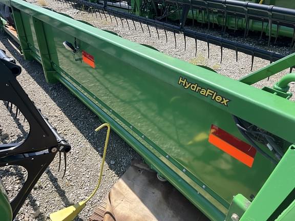 Image of John Deere 635F equipment image 4