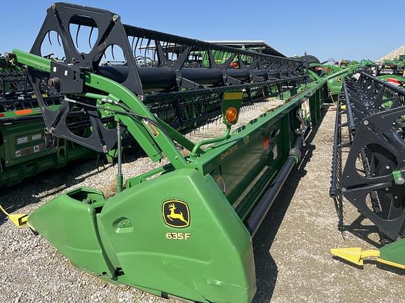 Image of John Deere 635F equipment image 2